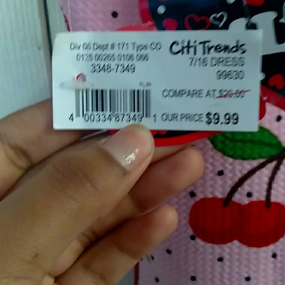 A kids dress - Picture 3 of 3